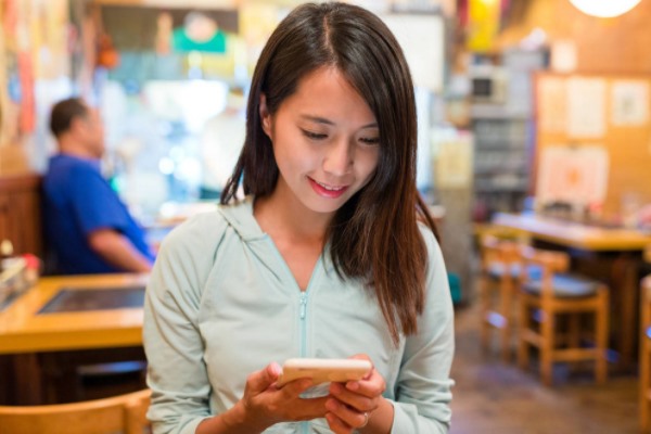 微信账号能同时在两部手机上登陆吗？